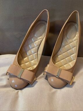 Michel Kors Patent Bow Pumps
